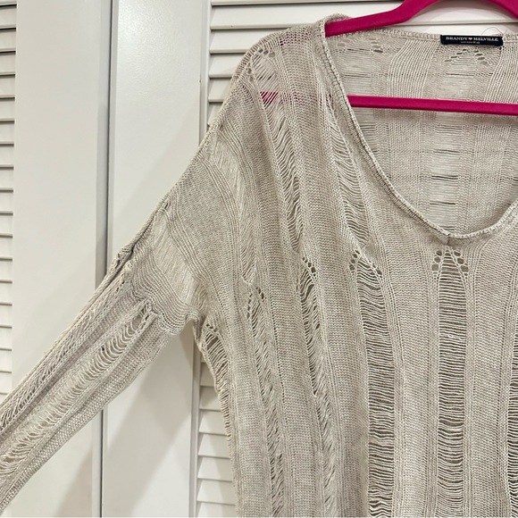 Brandy Melville Neutral Lightweight Sweater - Picture 3 of 5